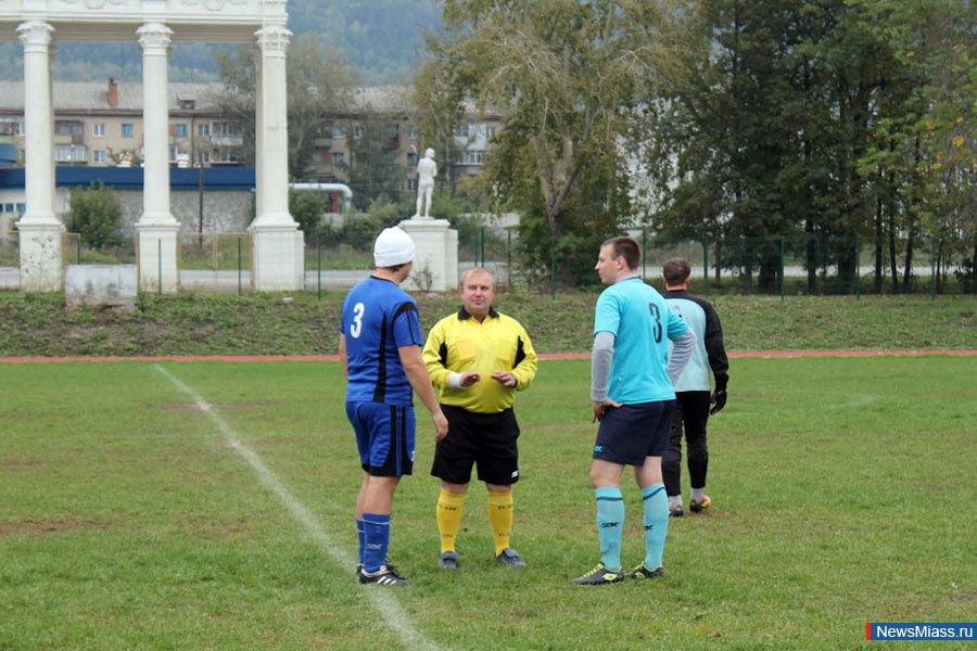    .         1:0      - "-"