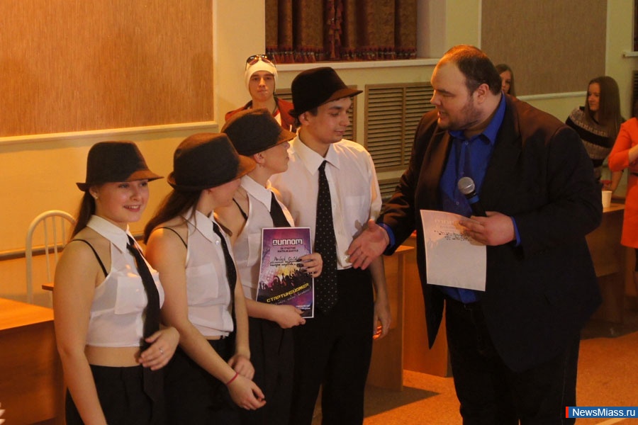 " ,    !.     ":  ,  !"    