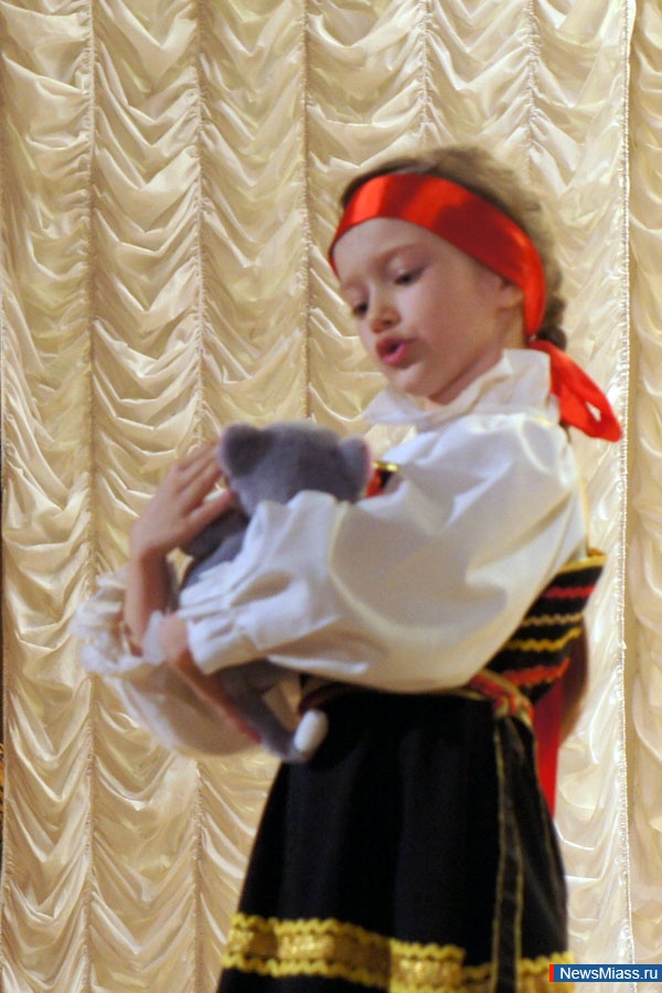 ""   .      V   -     ""