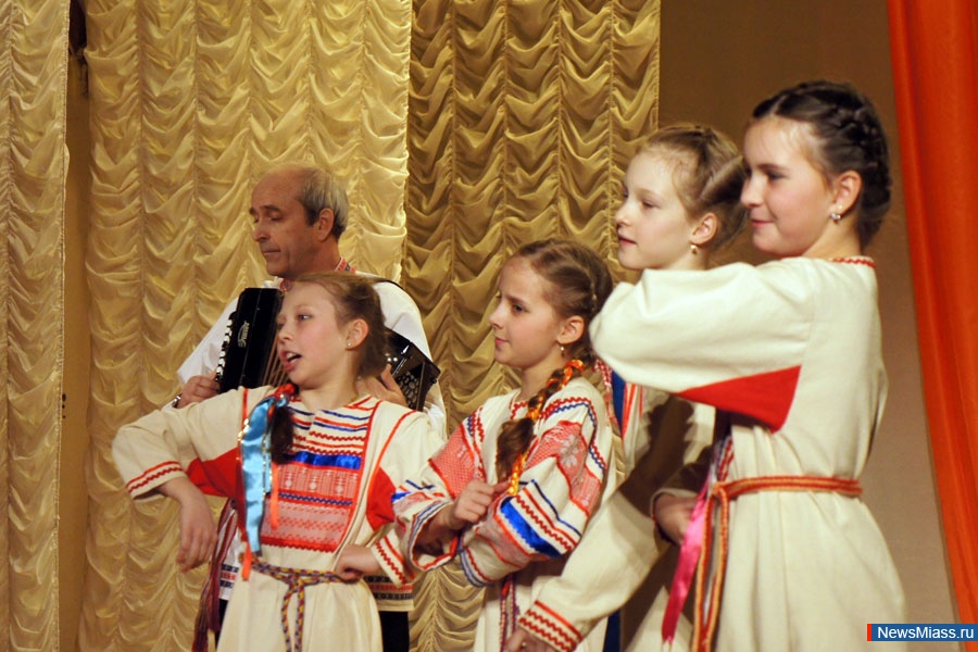 ""   .      V   -     ""