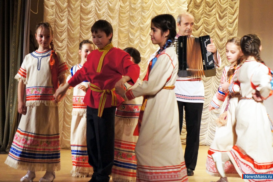 ""   .      V   -     ""