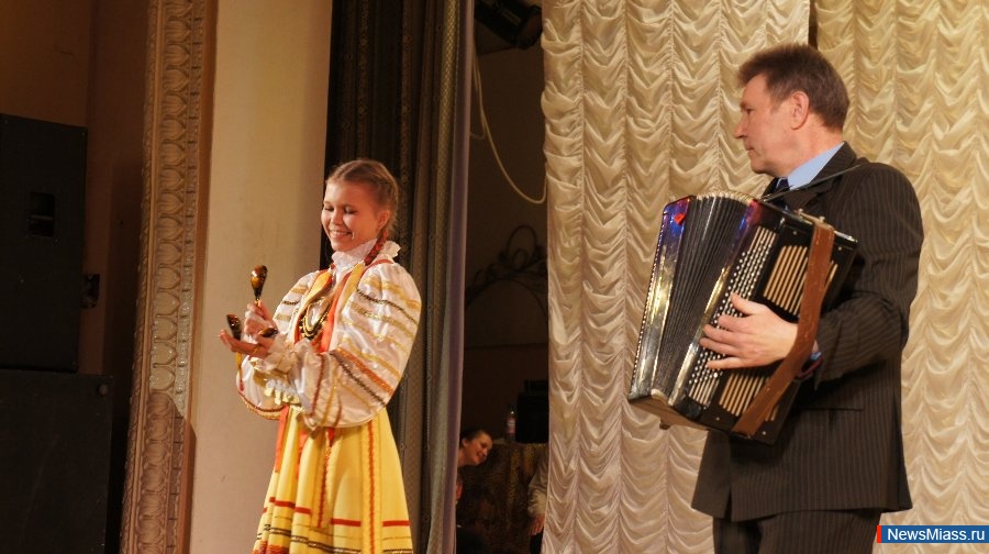 ""  .    2  V   -     ""