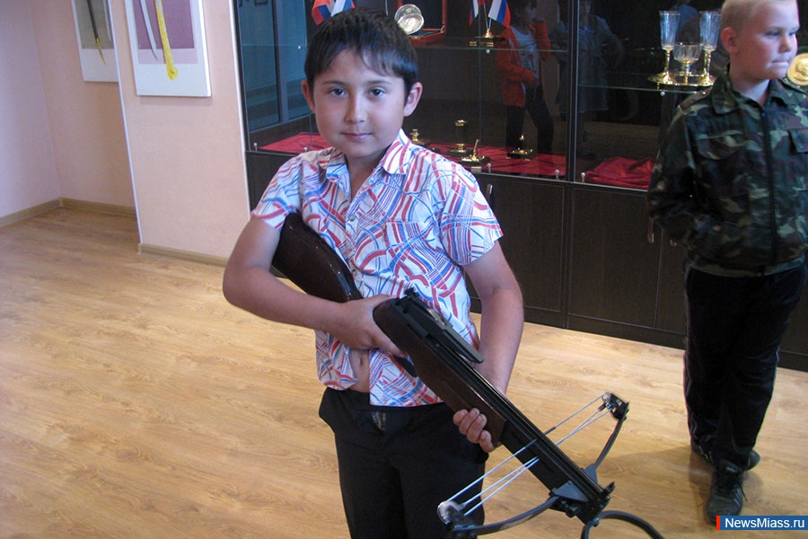     .  -         ""     8