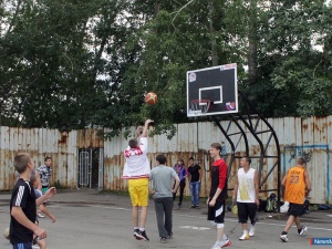 "������� ����" � "����������"