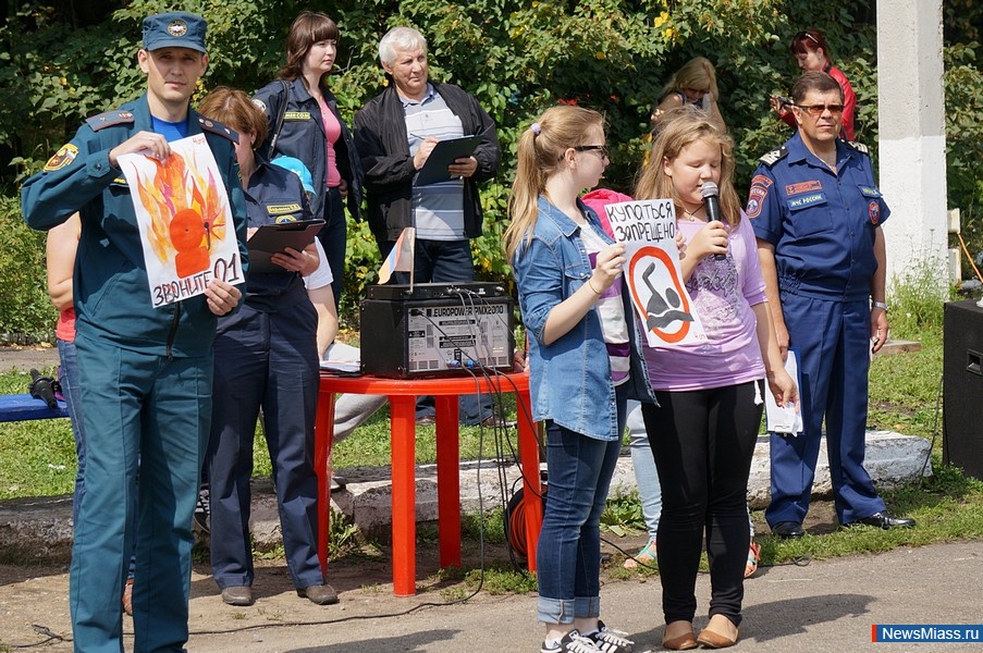    "".  " "        ,    ""