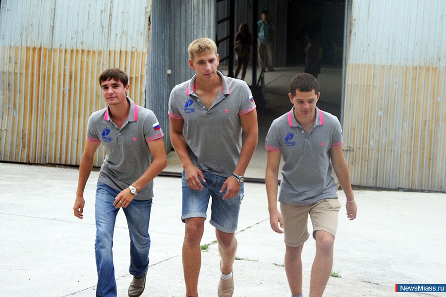    .        - Grade 3 ISAF "  "    