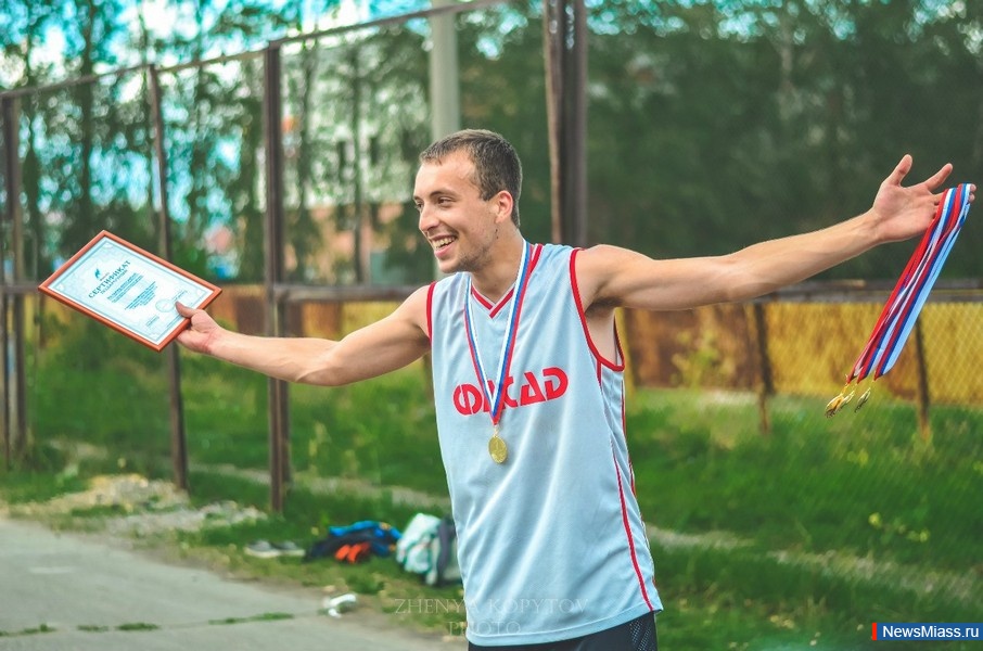 ������ ����� - � "������". ������� "�����" �������� ��������� ������ �������� ������ �� ��������� � ������� 3�3