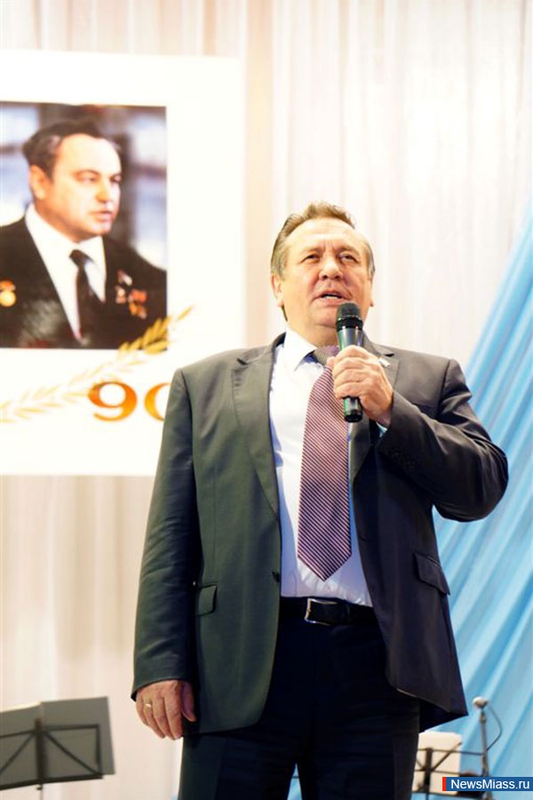    .      ,  90-       ,    