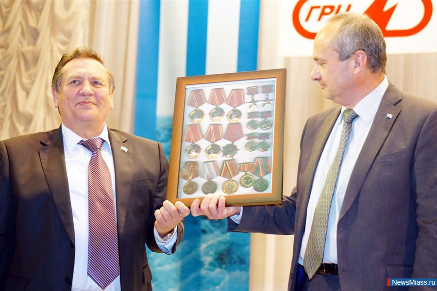    .      ,  90-       ,    