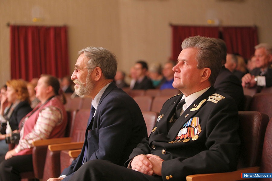    .      ,  90-       ,    