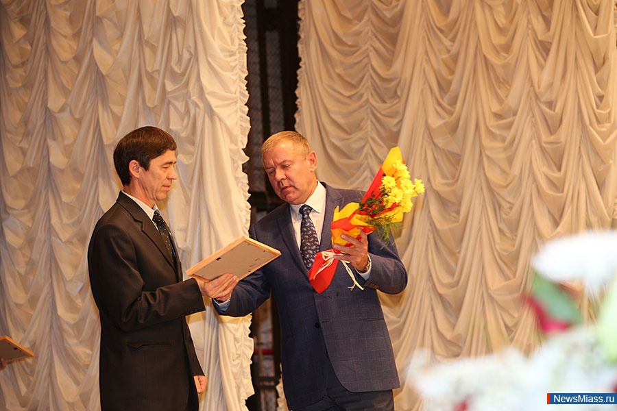    .      ,  90-       ,    