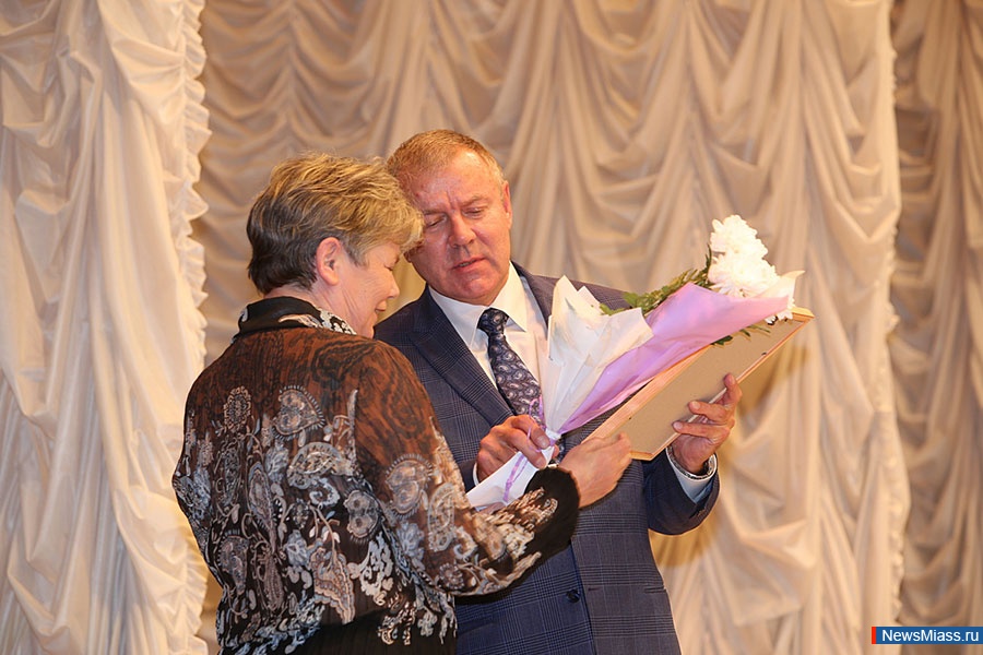    .      ,  90-       ,    