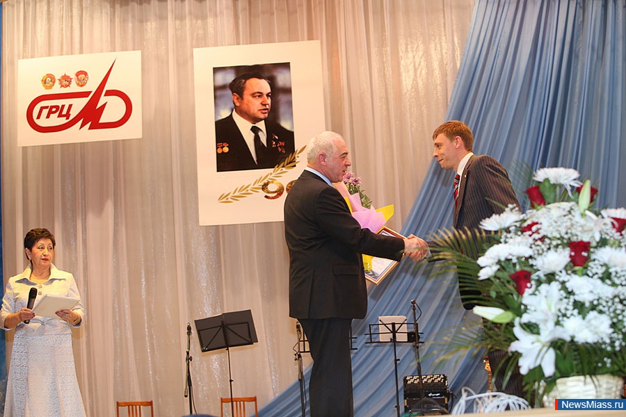    .      ,  90-       ,    