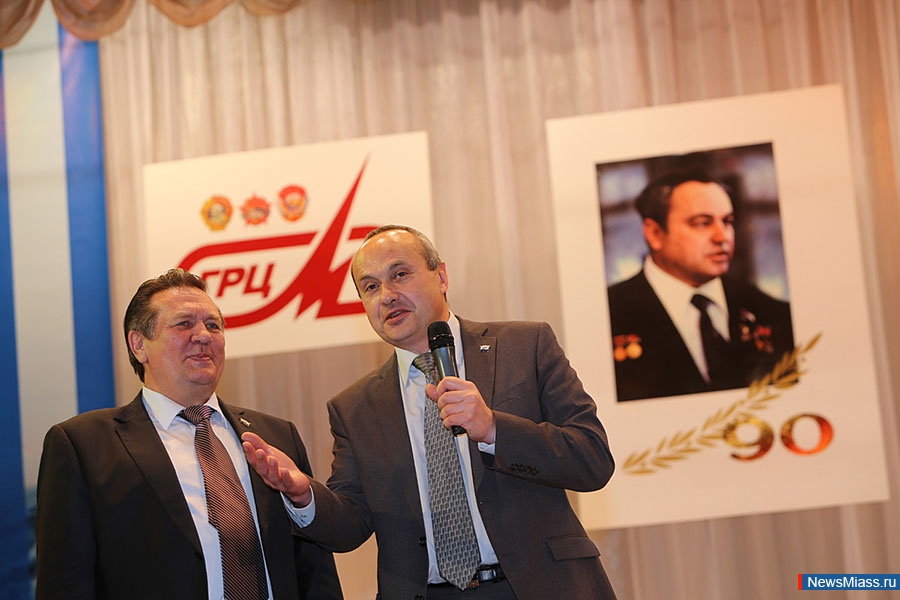    .      ,  90-       ,    