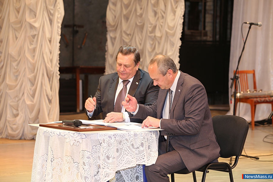    .      ,  90-       ,    