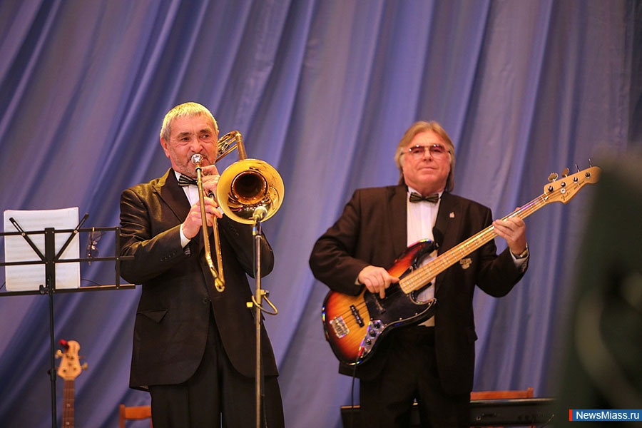    .      ,  90-       ,    