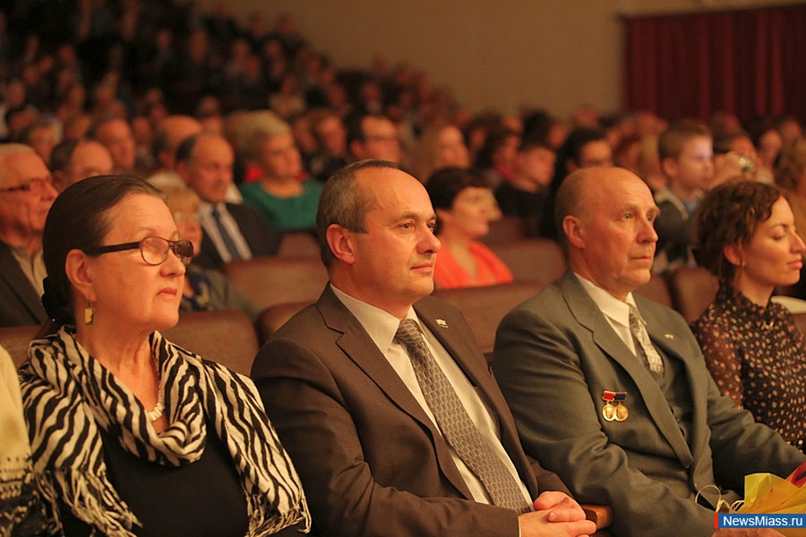    .      ,  90-       ,    