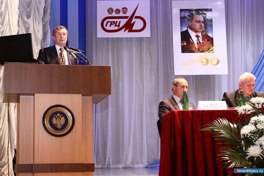    .      ,  90-       ,    