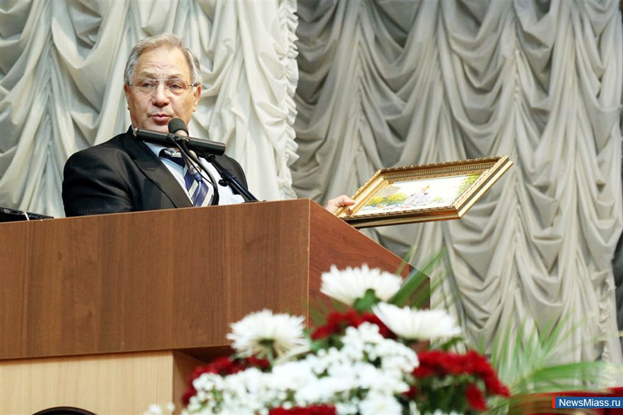    .      ,  90-       ,    