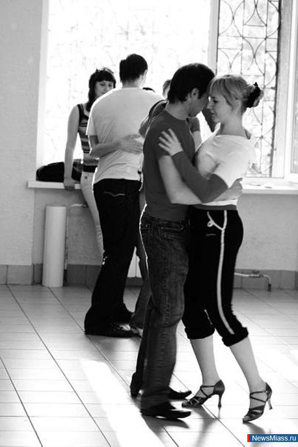 KIZOMBA   .  -            , 2  3    ""     