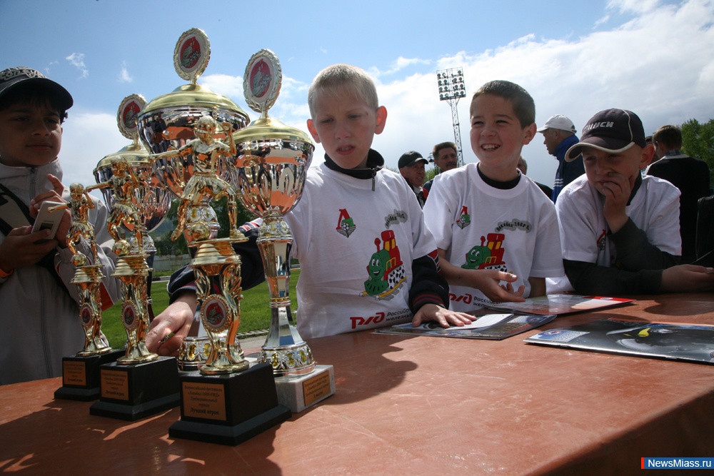    - 10 .              -  