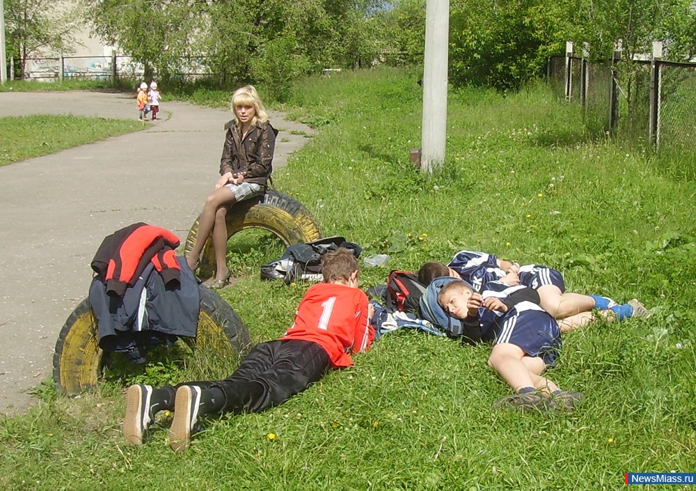    - 10 .              -  