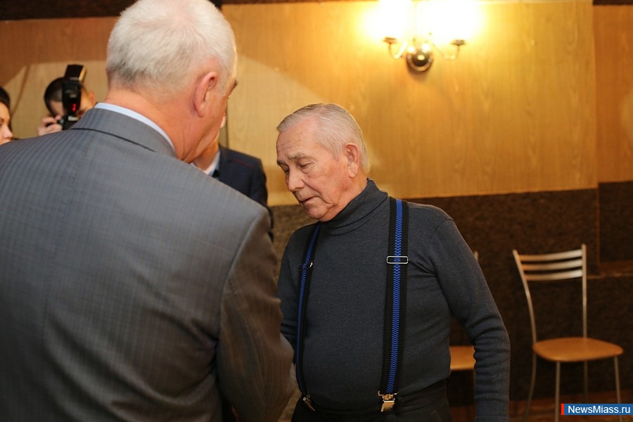    . 450  ,   ,     "70      "