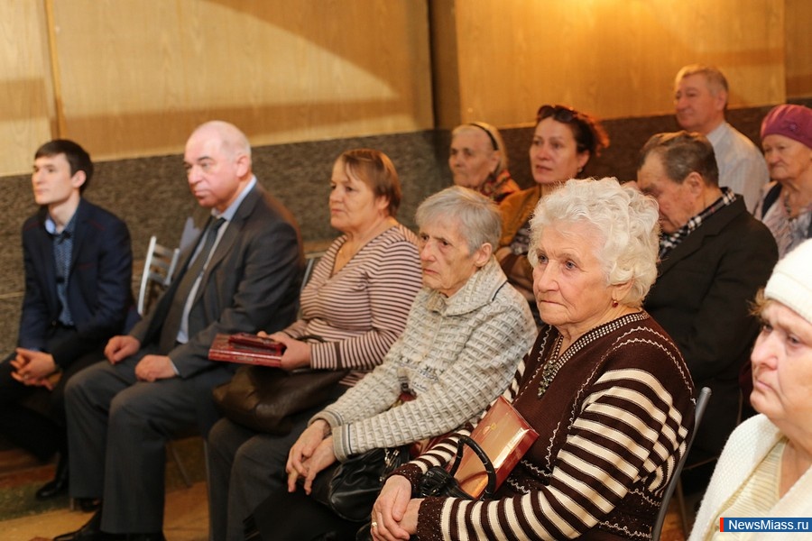 ��������� ������� ��������� ������. 450 ��������� �����, ������� � ������, ��� ������� �������� ������ "70 ��� ������ � ������� ������������� �����"