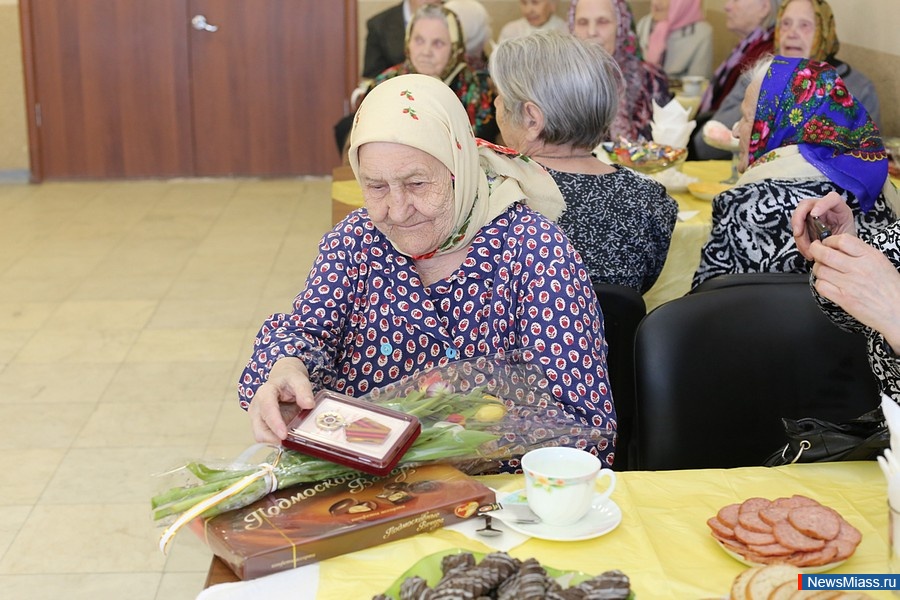    . 450  ,   ,     "70      "