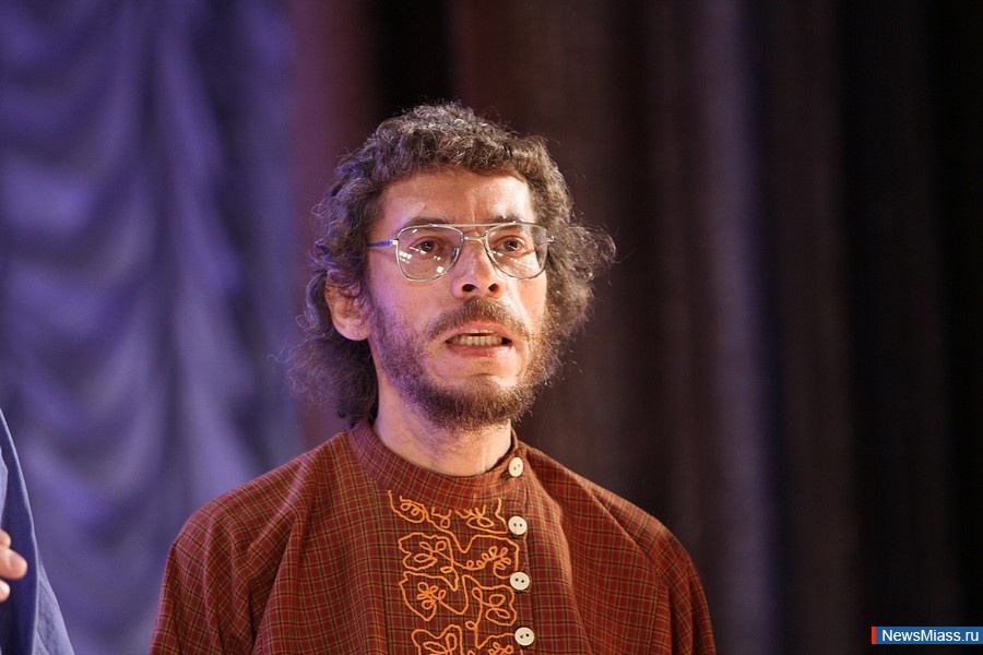  .       -  "  - 2015"