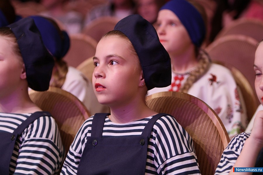  .       -  "  - 2015"