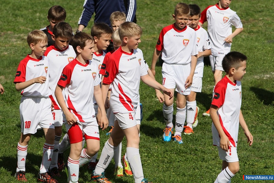  ""  . C      "-2015-"