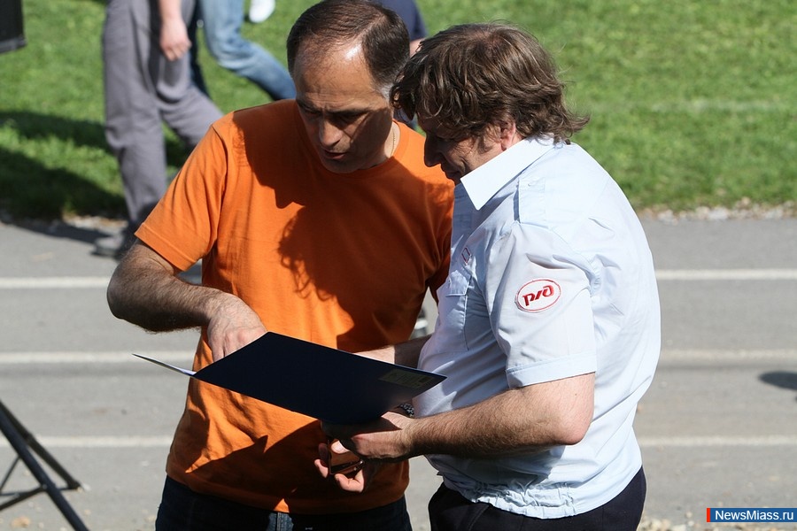  ""  . C      "-2015-"