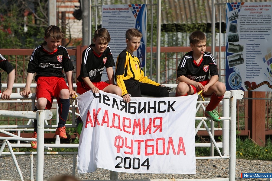  ""  . C      "-2015-"