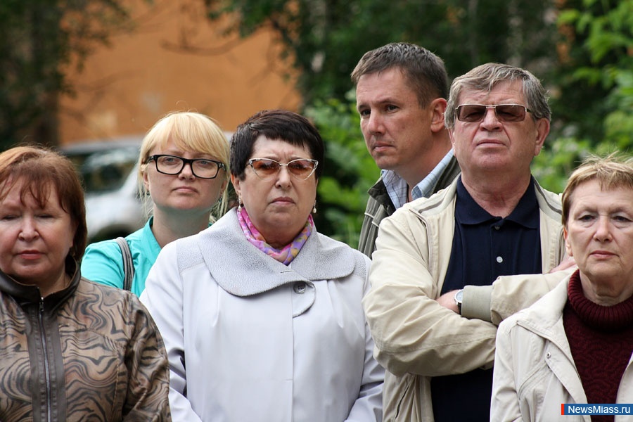  .     ""   ,      ""   