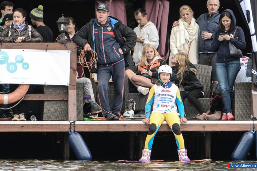 12 , 8   5  .  - ""       2015