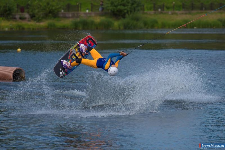 12 , 8   5  .  - ""       2015