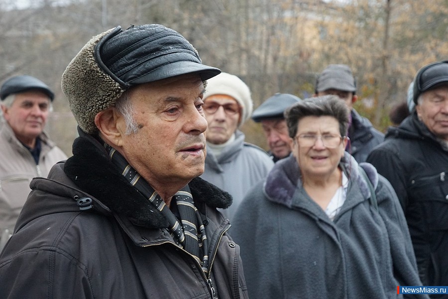 Город помнит. Виктор Петрович Макеев семья. Фотографии Макеева Виктора Петровича. Королев и Макеев. Макеев Виктор Петрович проспект в Миассе.