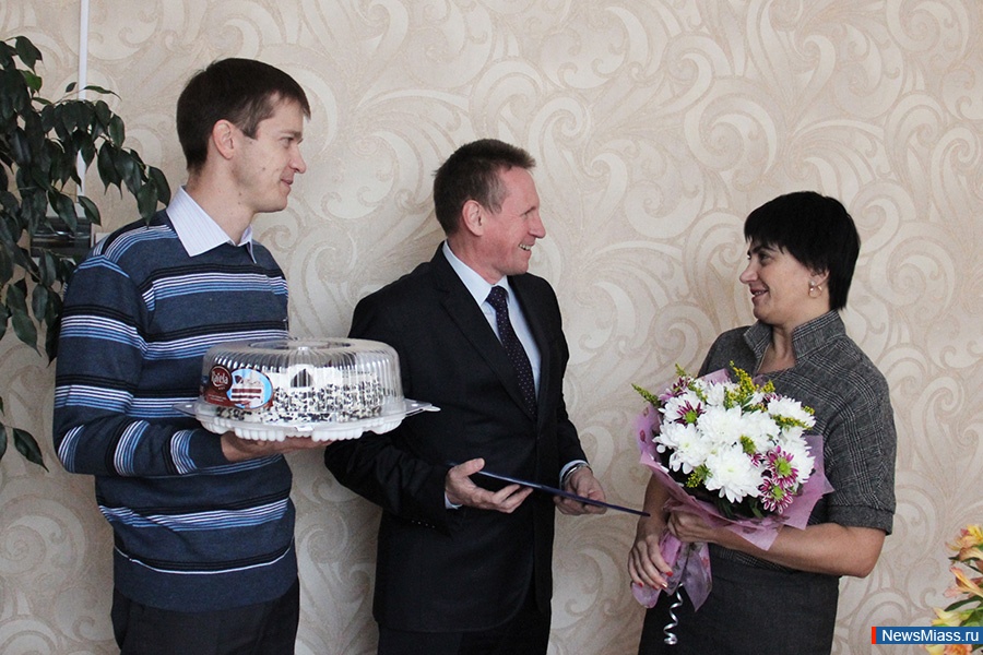      .      -   19    18 -        