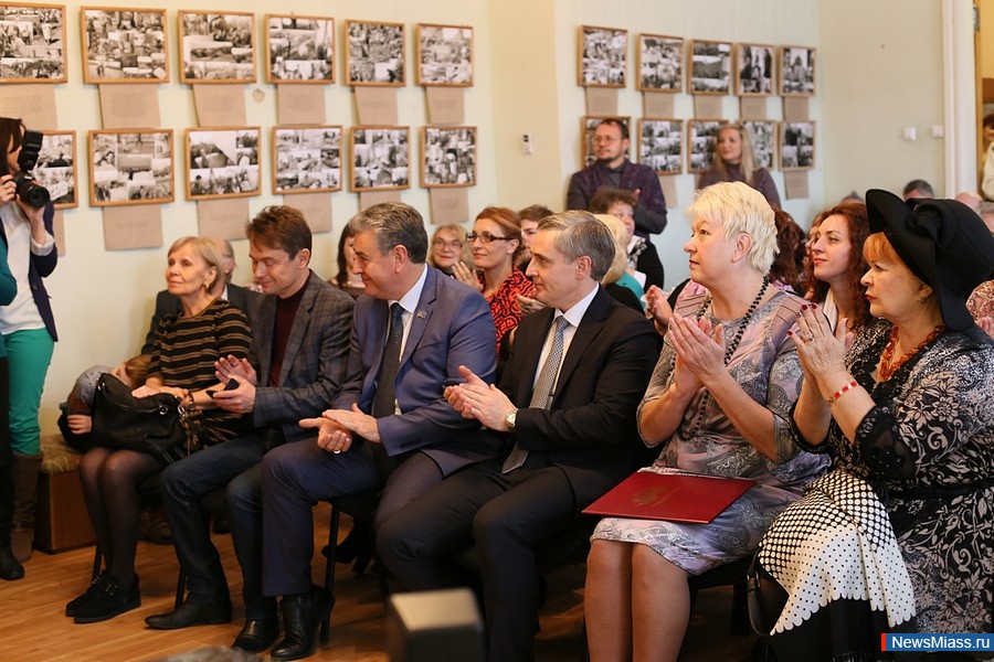  ,   .  -        100-