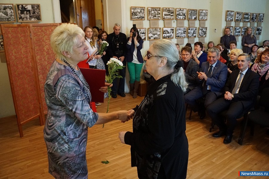  ,   .  -        100-