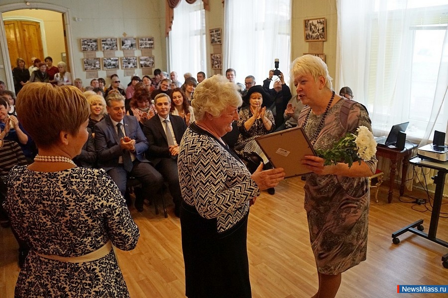  ,   .  -        100-