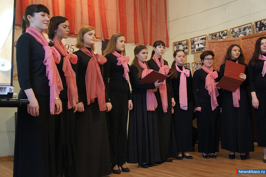  ,   .  -        100-