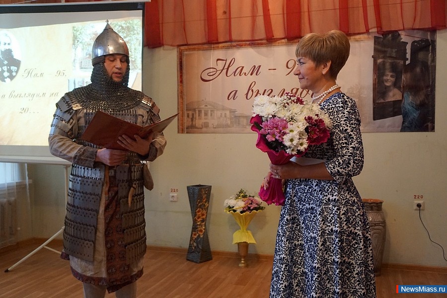  ,   .  -        100-