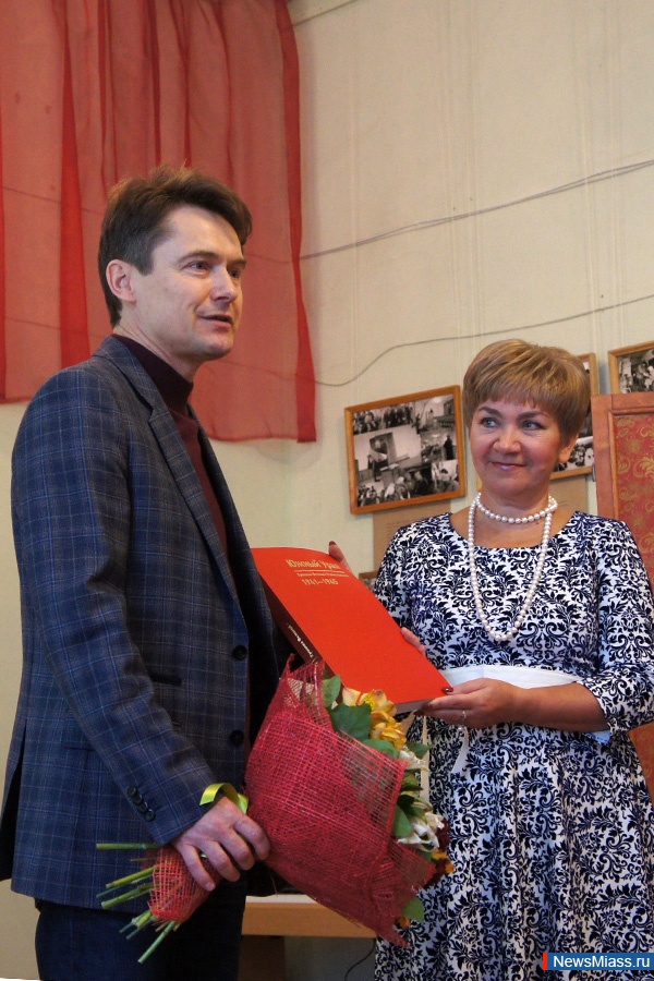  ,   .  -        100-