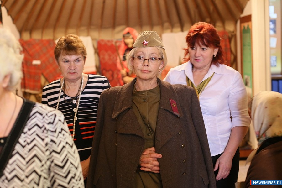  ,   .  -        100-