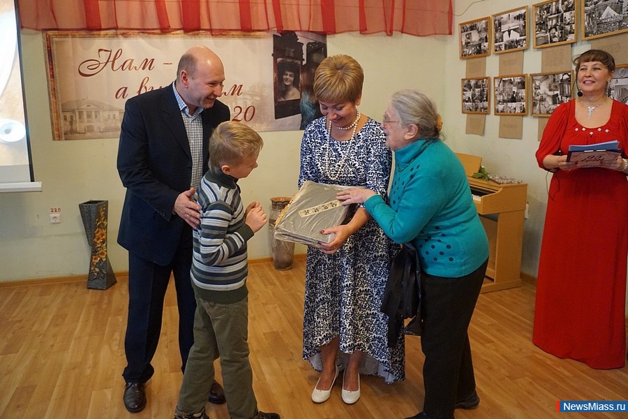  ,   .  -        100-