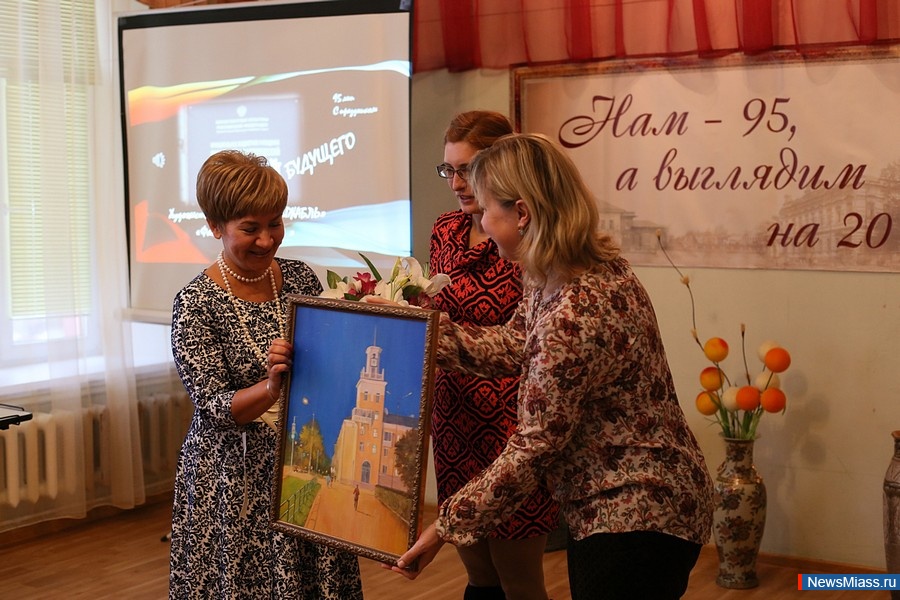  ,   .  -        100-