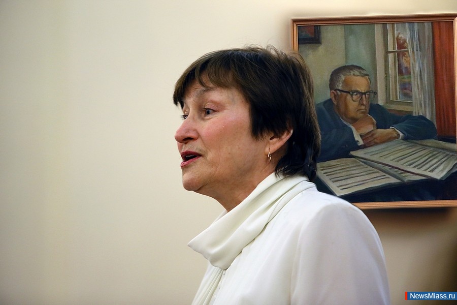 ������ ��� ������. � �������� �������� ��������� � �������� ��������� ������� � 100-����� ����������� �������� ����������� ������� ����������� ���������