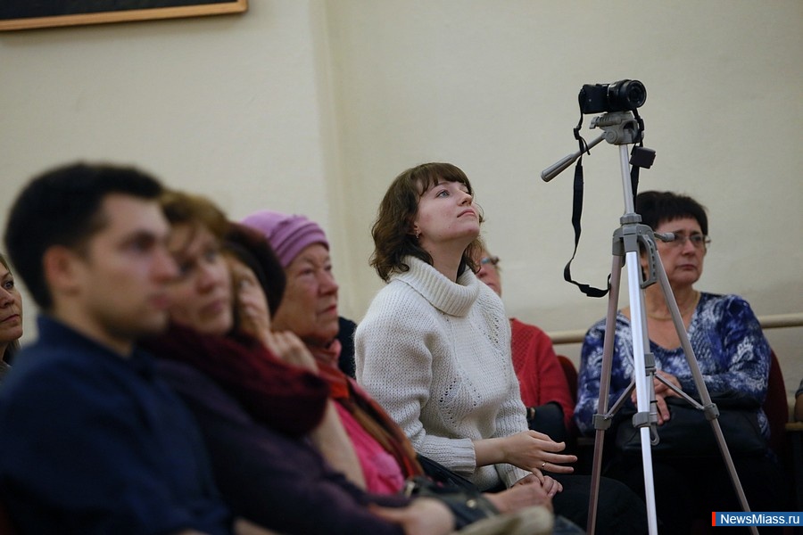 ������ ��� ������. � �������� �������� ��������� � �������� ��������� ������� � 100-����� ����������� �������� ����������� ������� ����������� ���������